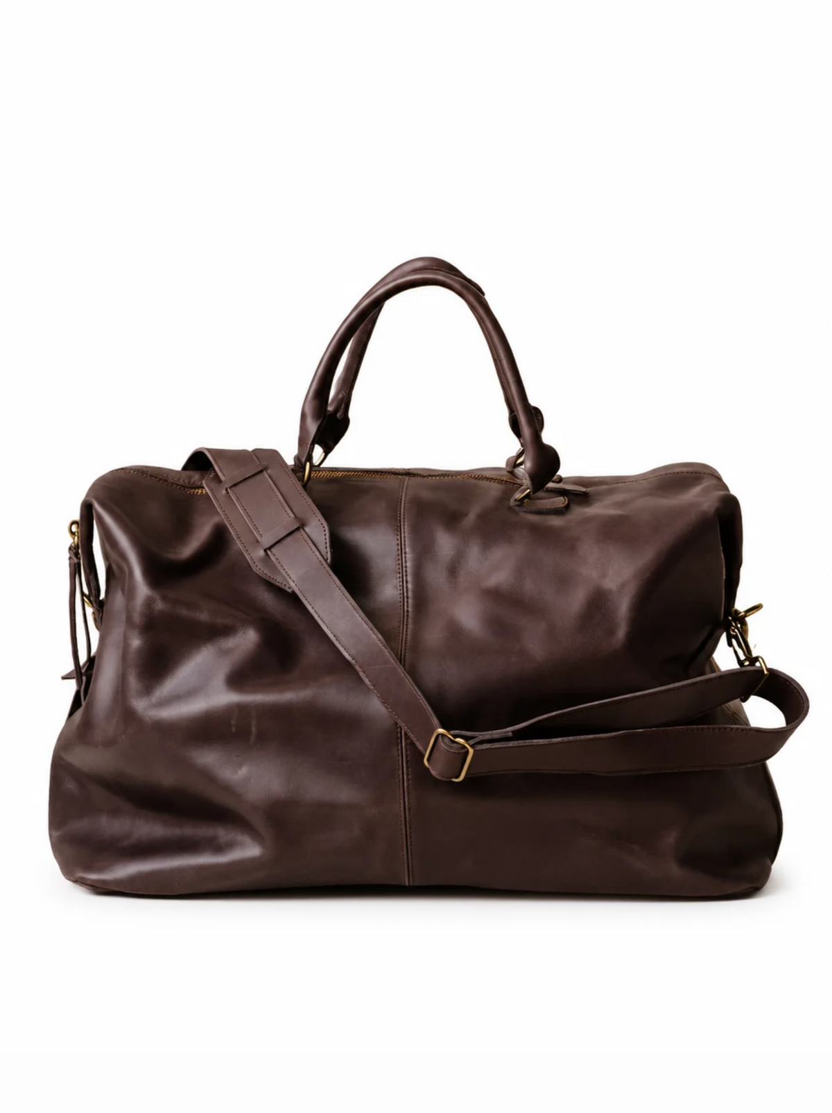 A chocolate brown leather weekender duffel bag against a white background. #Color_Chocolate Brown