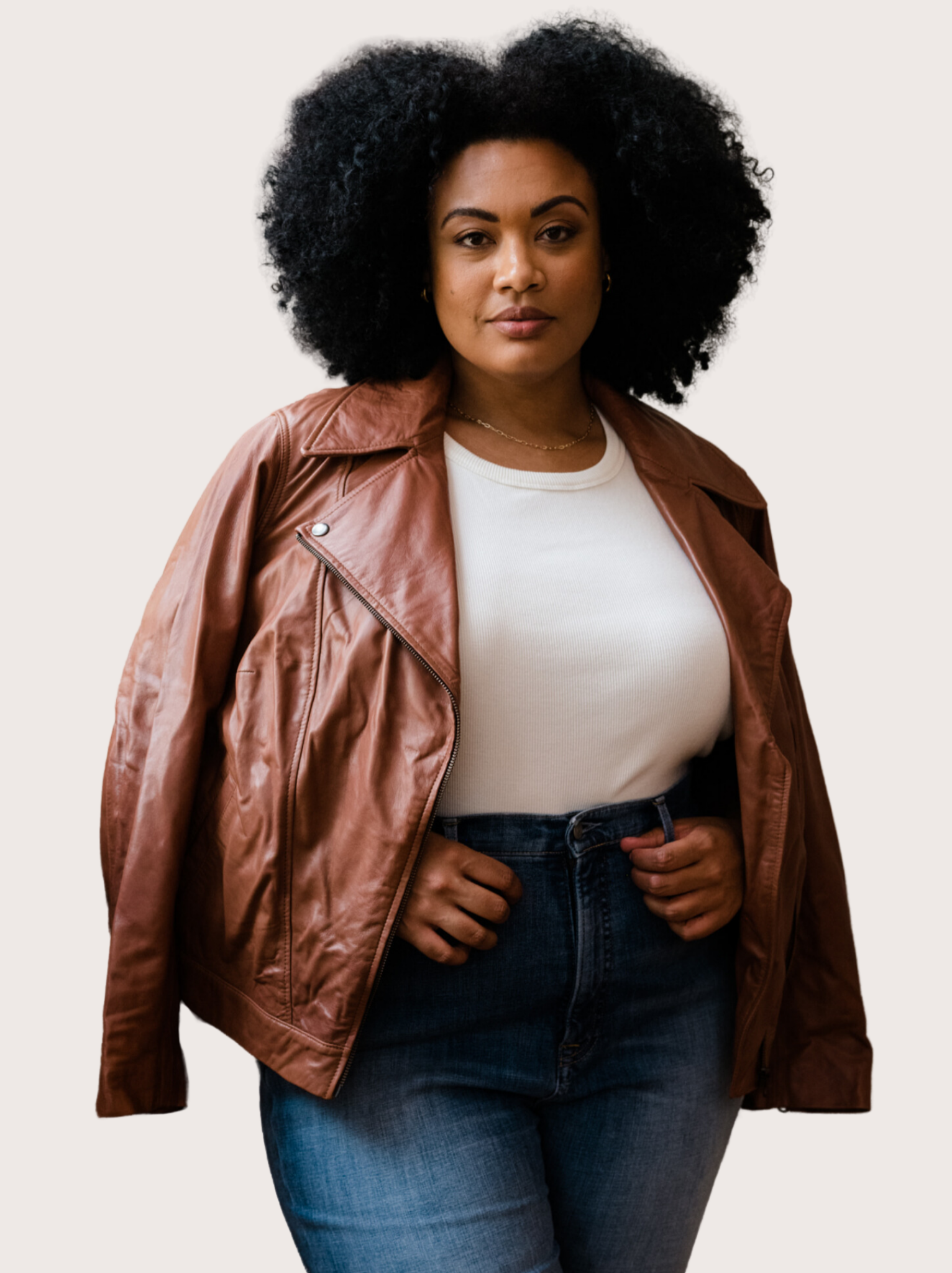 a woman that wearing Maha Leather Jacket