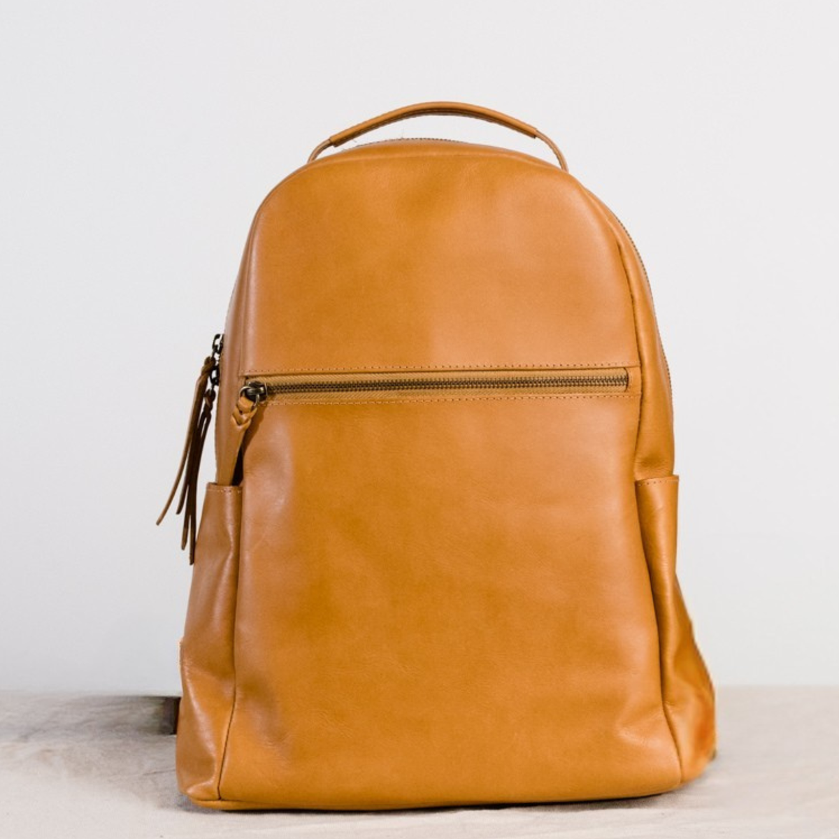 louis vuitton backpack cream Pre-Owned Cream Damier Ebene Clapton Backpack QJB2IO0TIB004