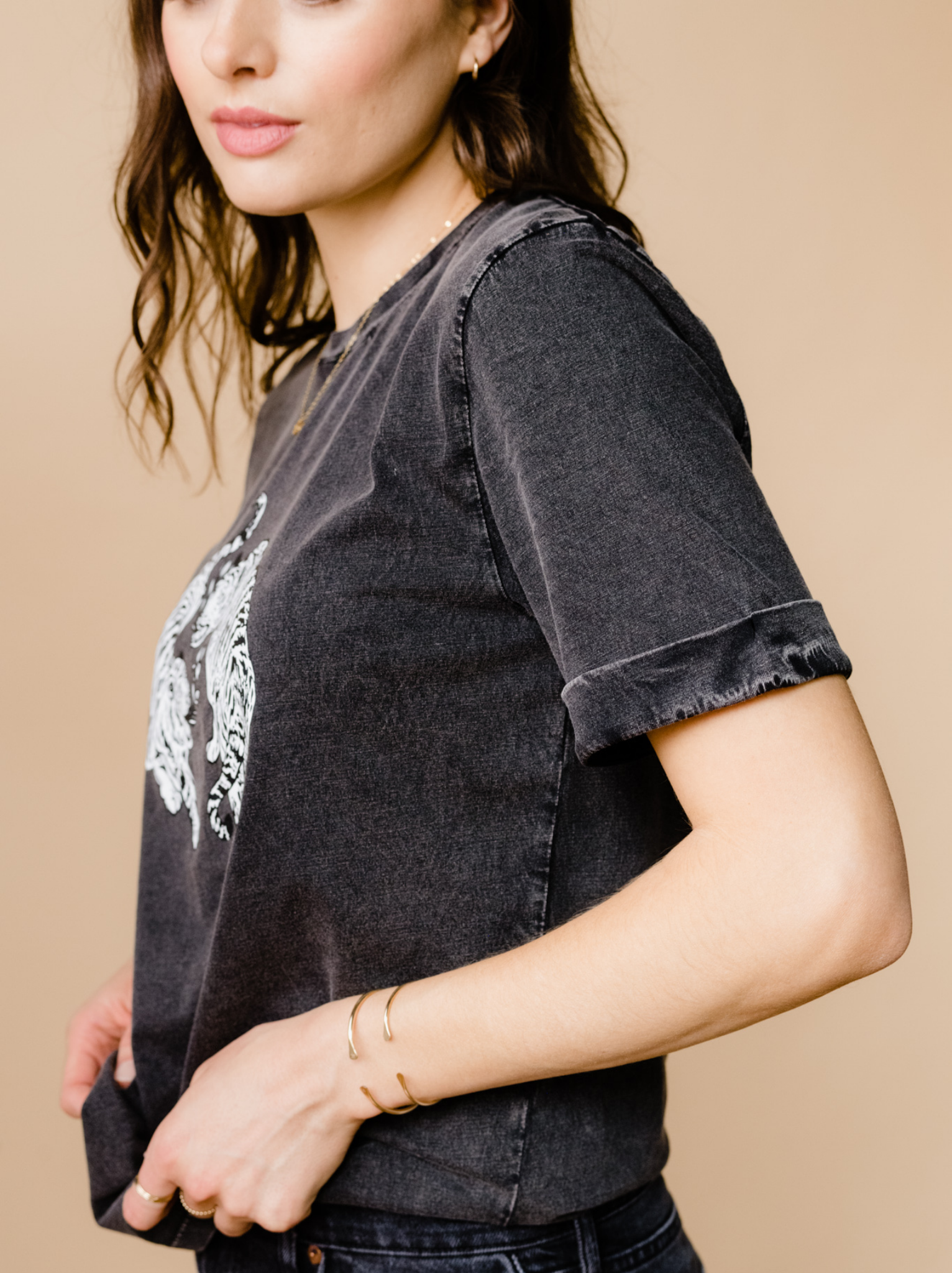 Black graphic tee 2024 womens