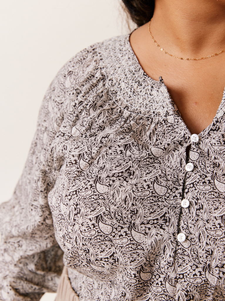Lifestyle- Dark Oak Paisley